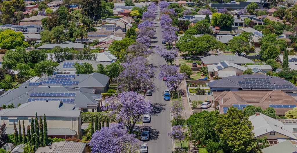 Property prices hit new peak as APRA unveils new lending rules